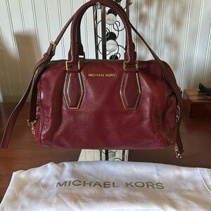⭐️Final Price⭐️Michael Kors Leather Satchel/Crossbody (strap chain detail)